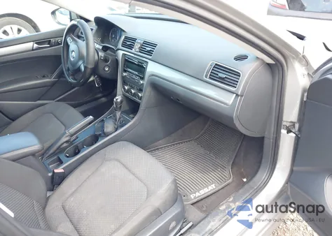 2012 Volkswagen Passat 2.5L S z USA, uszkodzony, nr VIN 1VWAP7A36CC032064